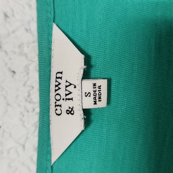 Crown & Ivy 3/4 Sleeve Top - Picture 3 of 3